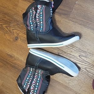 9.5 Justin cowboy boots with tennis shoes bottom!